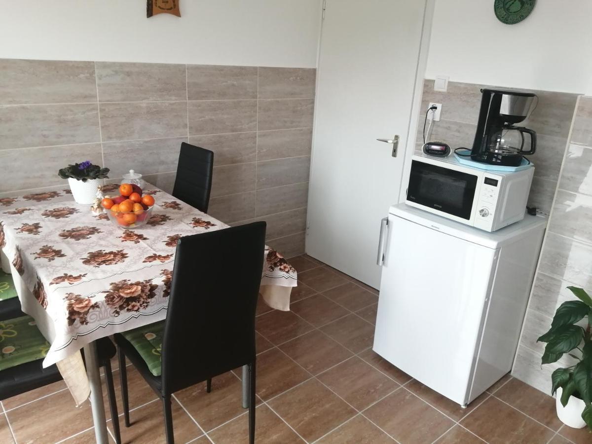 Tislerics Apartman Hévíz Exterior foto