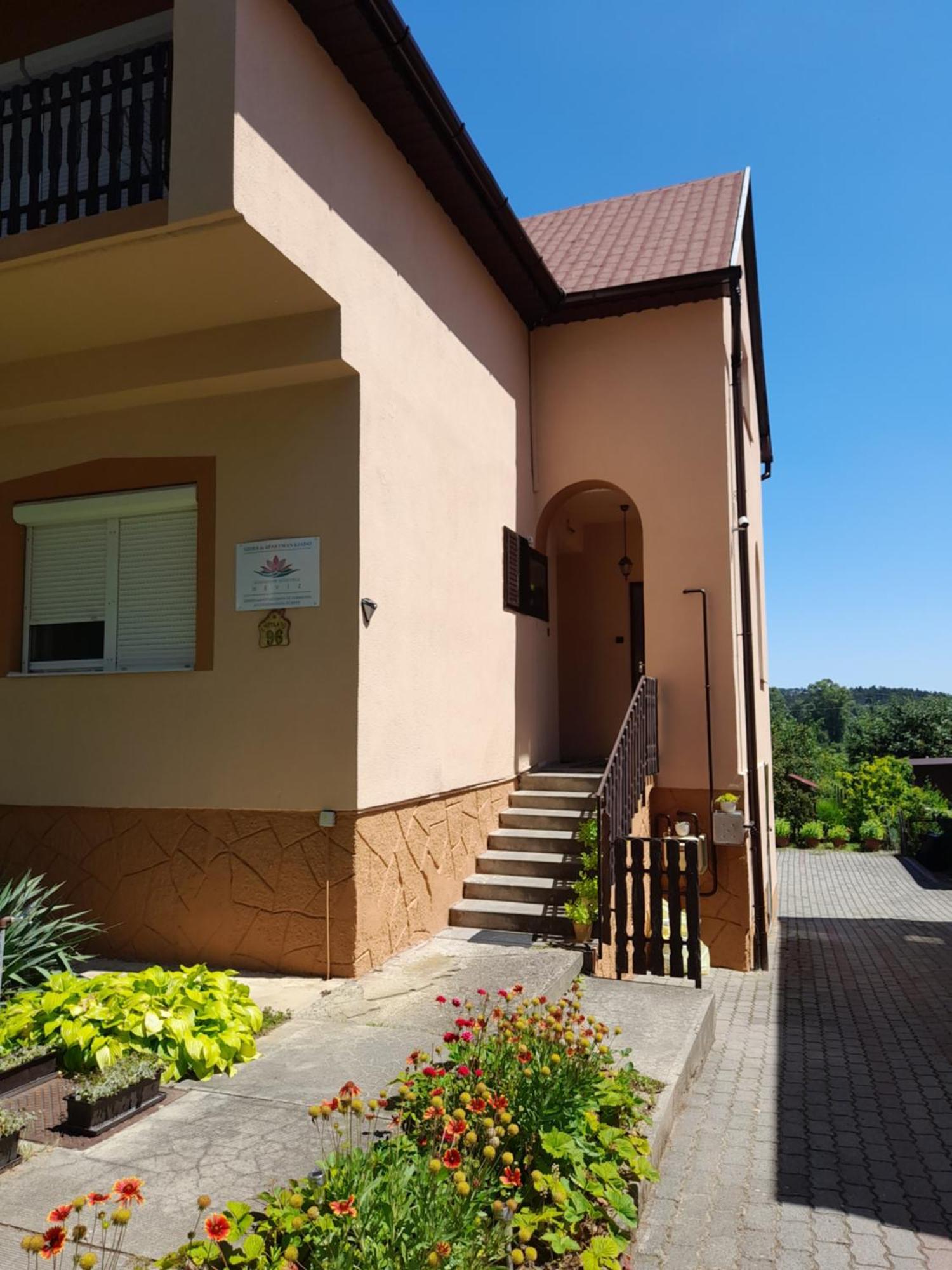 Tislerics Apartman Hévíz Exterior foto