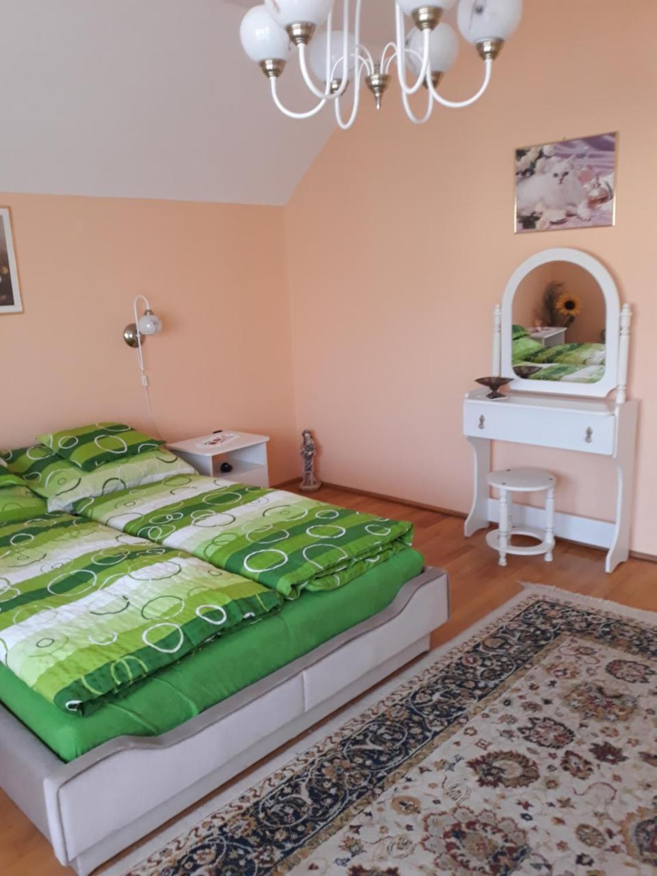 Tislerics Apartman Hévíz Exterior foto